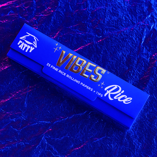 Blue vibes rolling papers and tips 